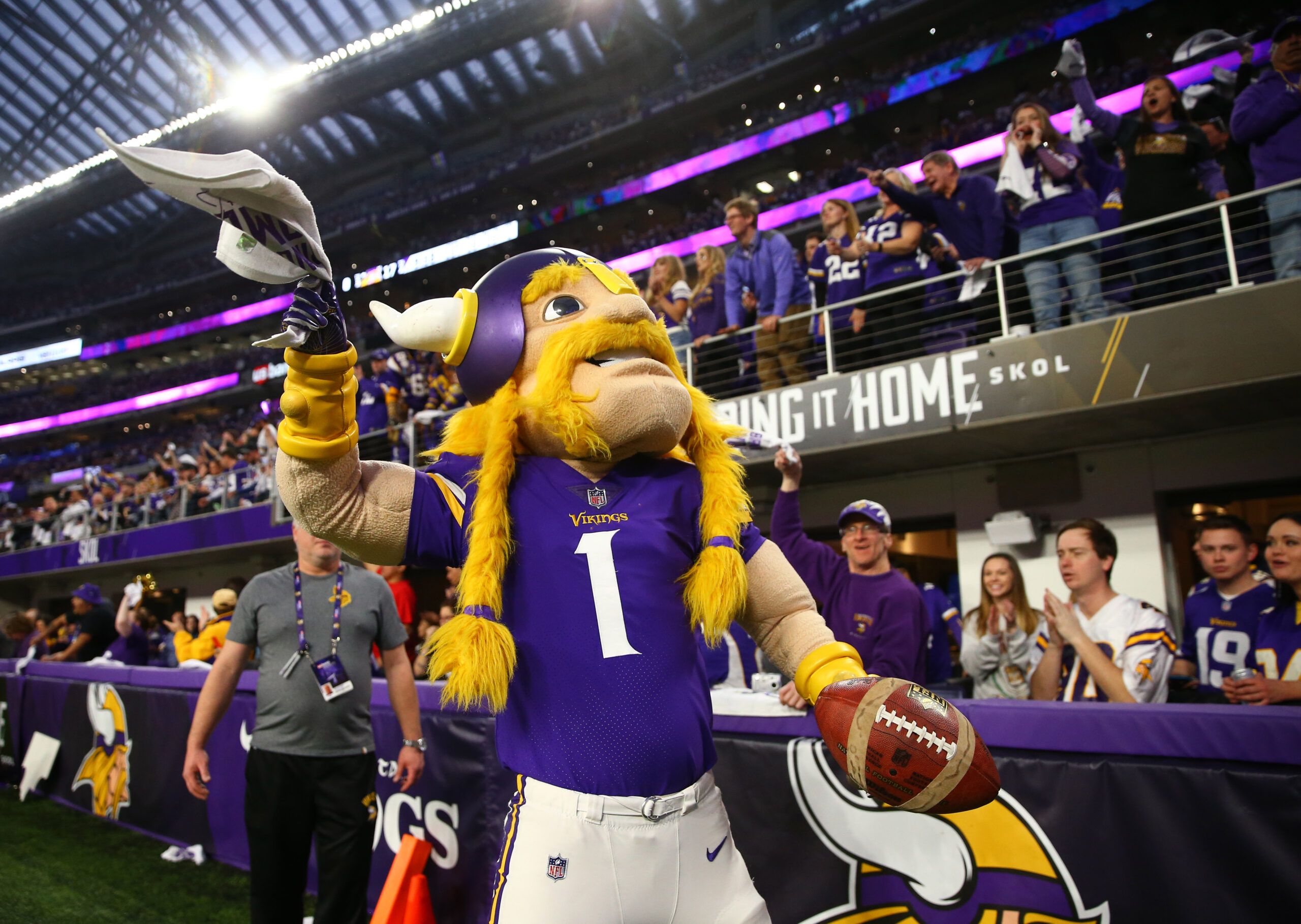 NFL: NFC Divisional Playoff-New Orleans Saints at Minnesota Vikings