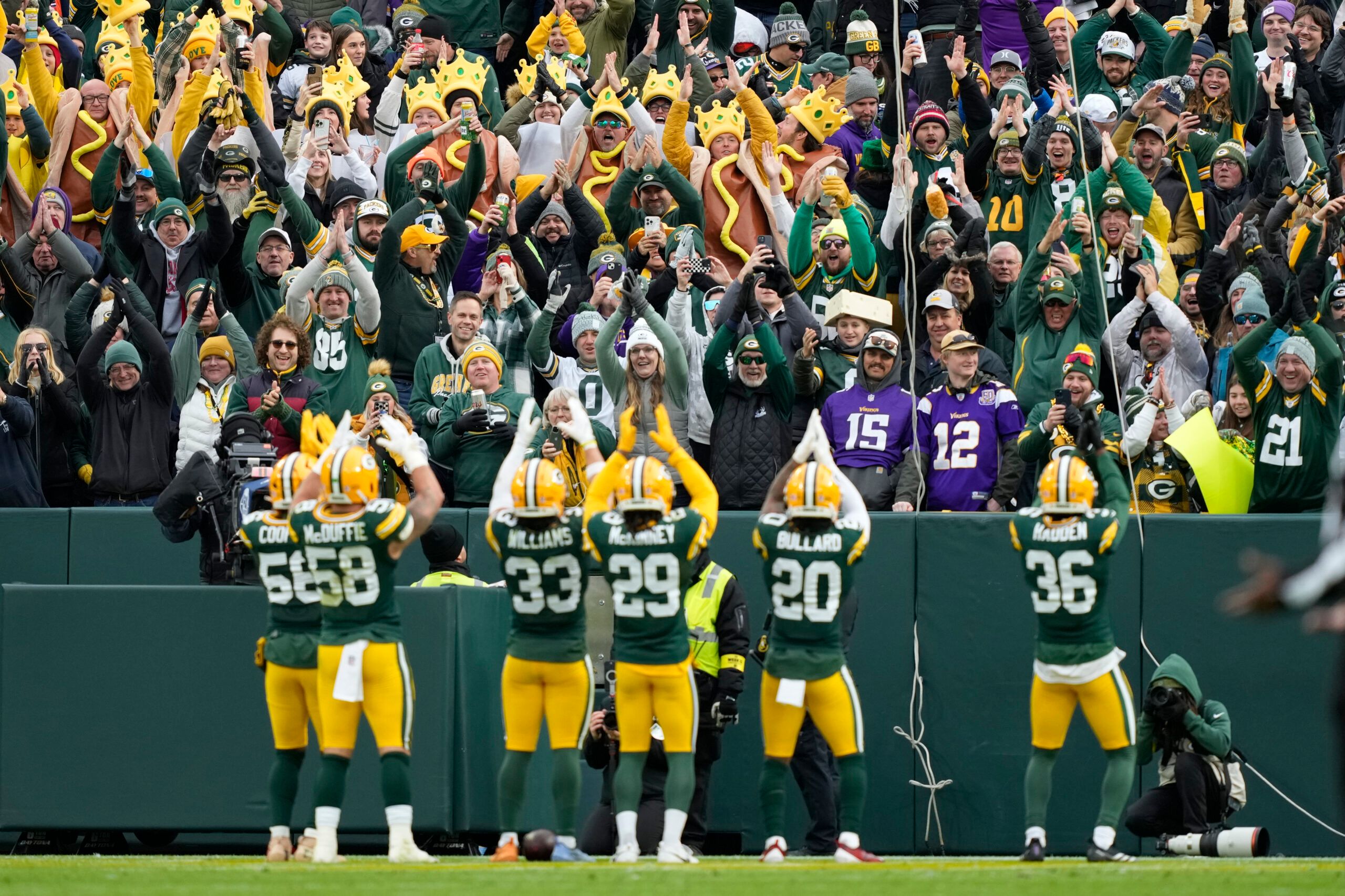 NFL: Minnesota Vikings at Green Bay Packers