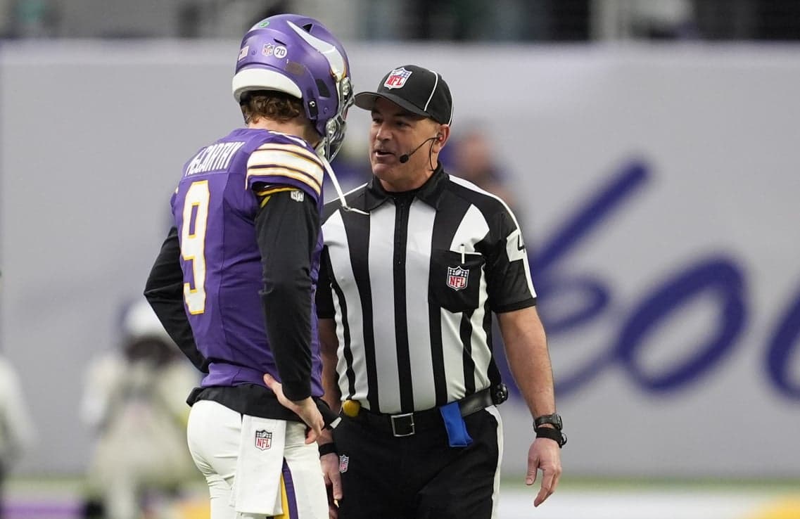 NFL: Green Bay Packers at Minnesota Vikings