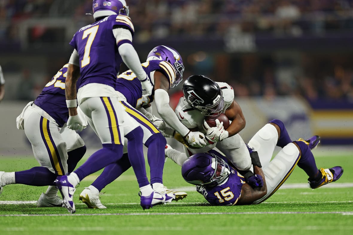 NFL: Atlanta Falcons at Minnesota Vikings NFL: Atlanta Falcons at Minnesota Vikings