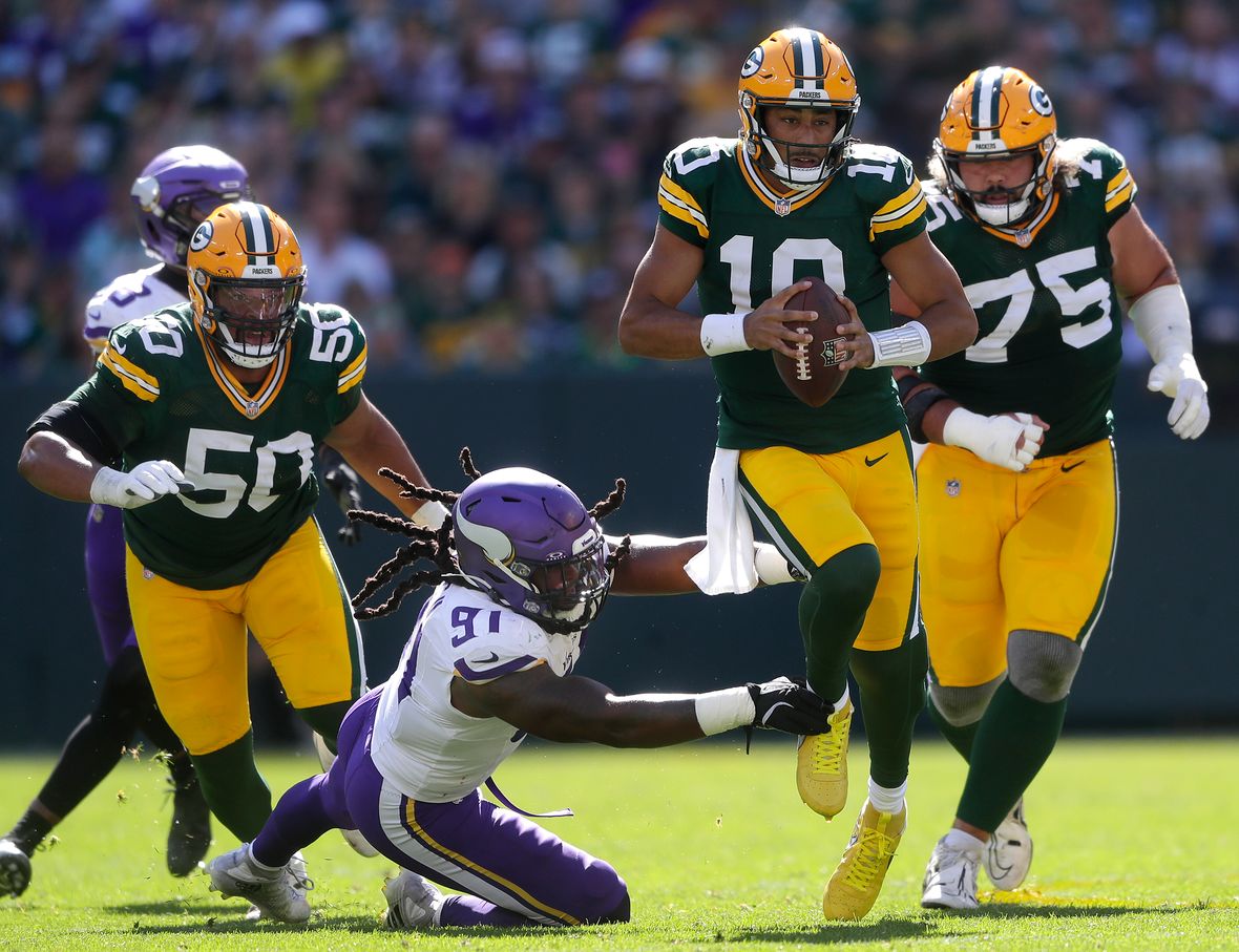 NFL: Minnesota Vikings at Green Bay Packers NFL: Minnesota Vikings at Green Bay Packers