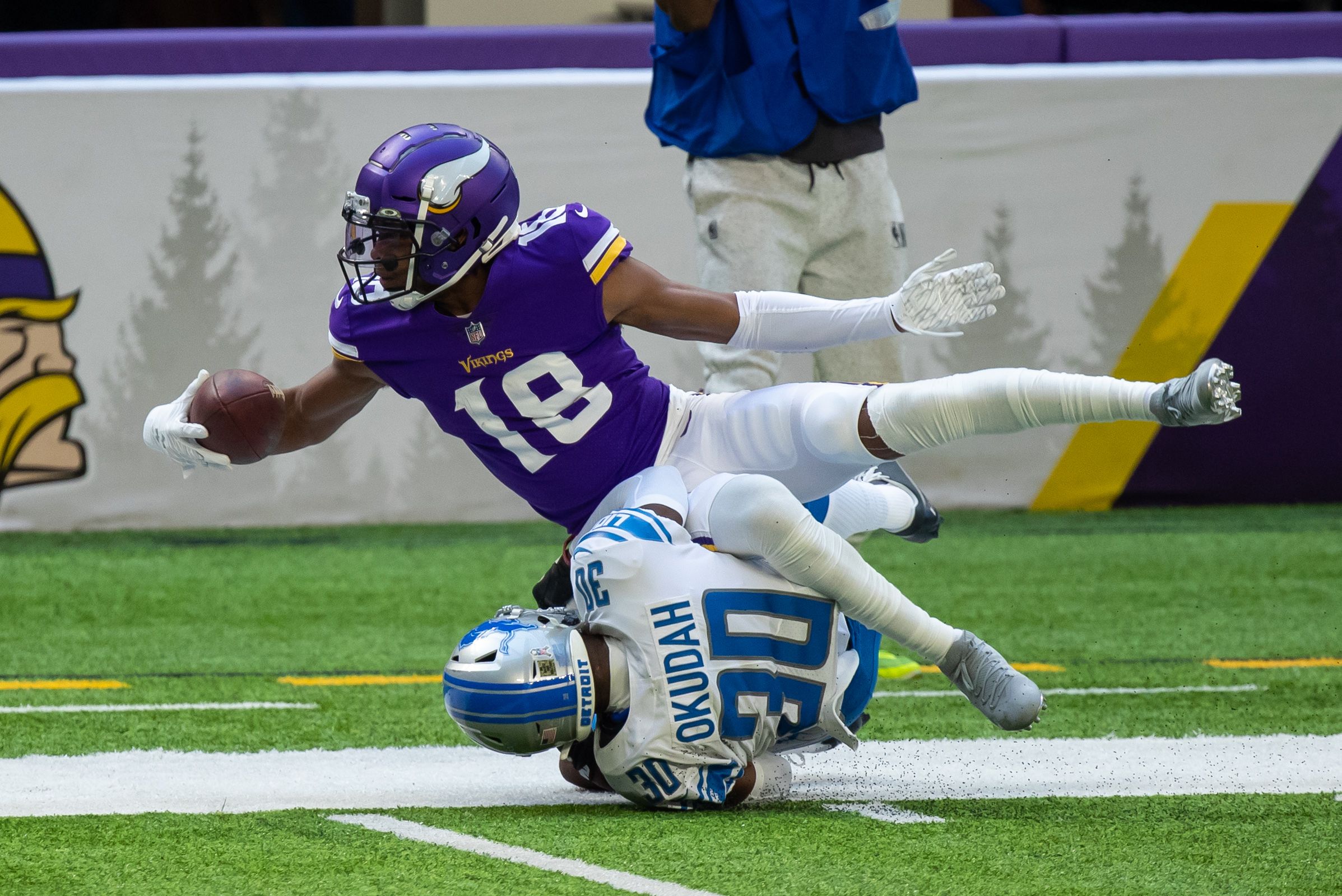 NFL: Detroit Lions at Minnesota Vikings