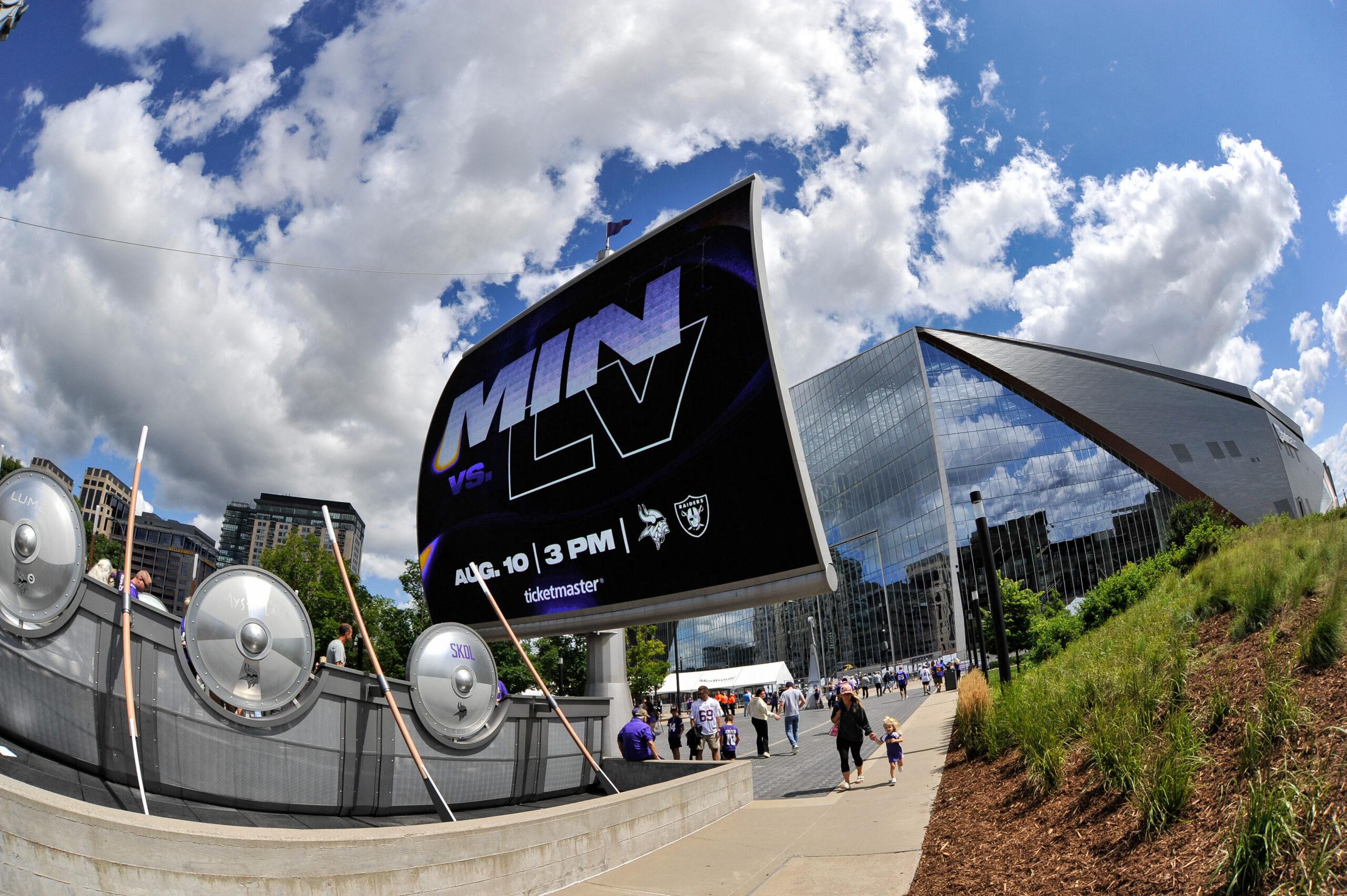 NFL: Las Vegas Raiders at Minnesota Vikings