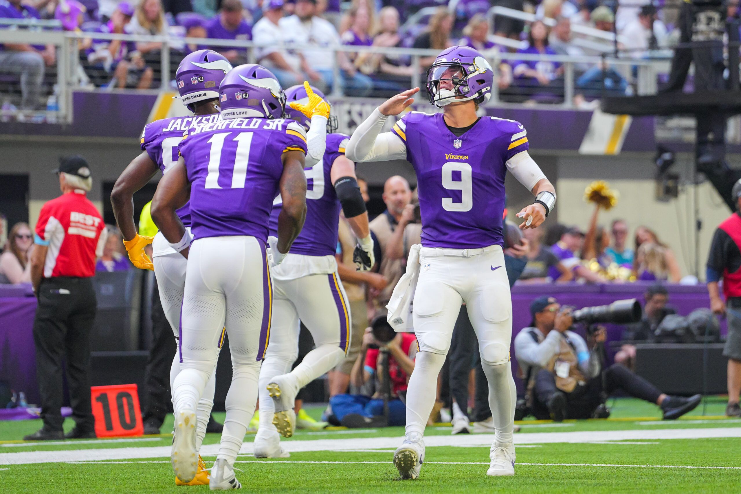 NFL: Las Vegas Raiders at Minnesota Vikings