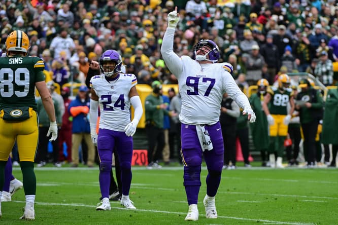 NFL: Minnesota Vikings at Green Bay Packers