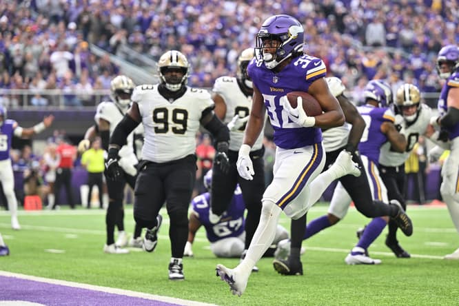 NFL: New Orleans Saints at Minnesota Vikings