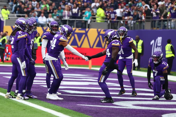 NFL: New York Jets at Minnesota Vikings - Josh Metellus