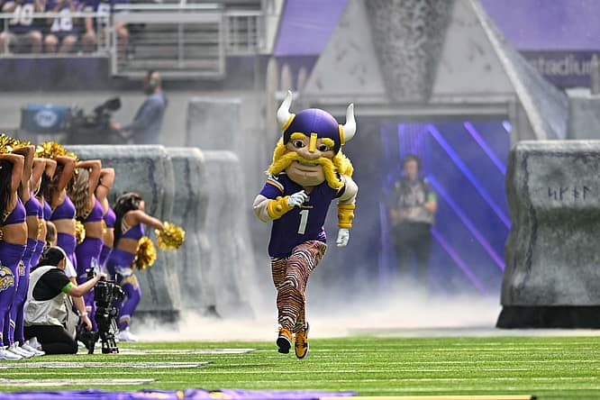 NFL: Los Angeles Chargers at Minnesota Vikings