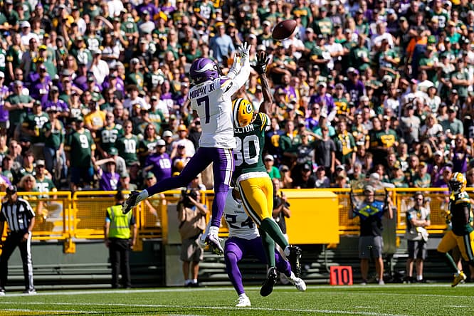 NFL: Minnesota Vikings at Green Bay Packers