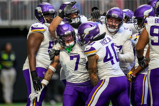 NFL: Minnesota Vikings at Atlanta Falcons