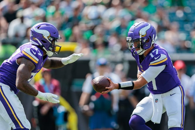2 Ex Vikings QBs Try Out for Raiders