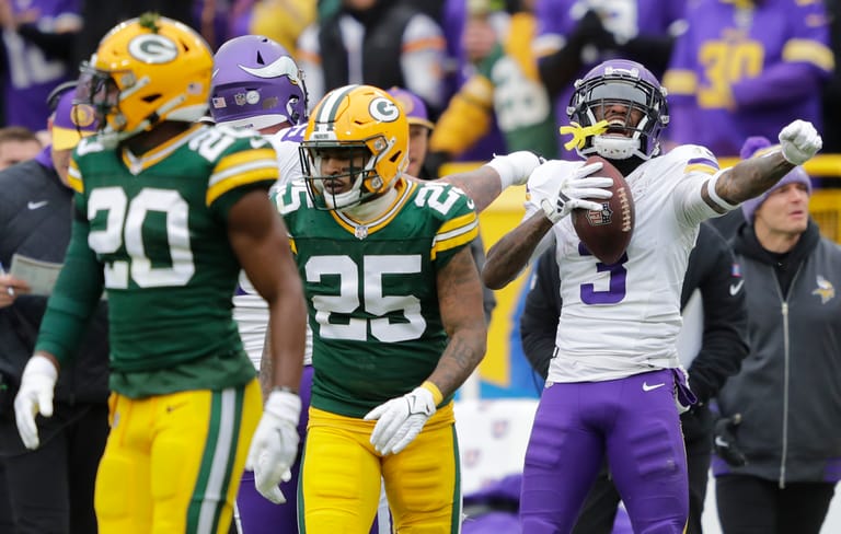 NFL: Minnesota Vikings at Green Bay Packers