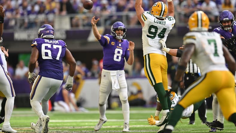 NFL: Green Bay Packers at Minnesota Vikings