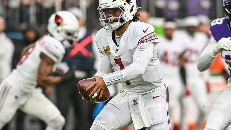 NFL: Arizona Cardinals at Minnesota Vikings
