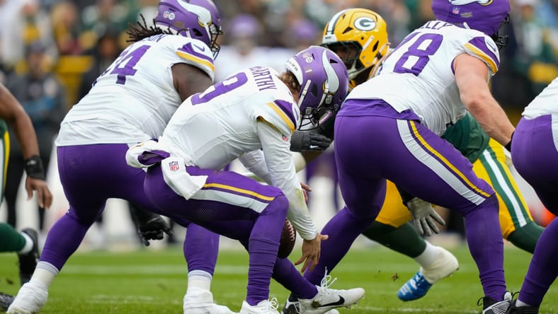 NFL: Minnesota Vikings at Green Bay Packers