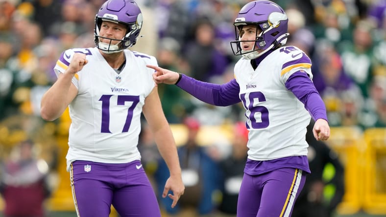 NFL: Minnesota Vikings at Green Bay Packers