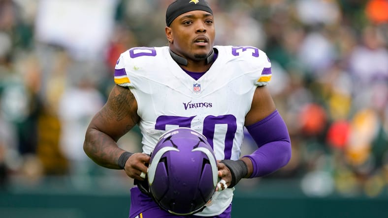 NFL: Minnesota Vikings at Green Bay Packers