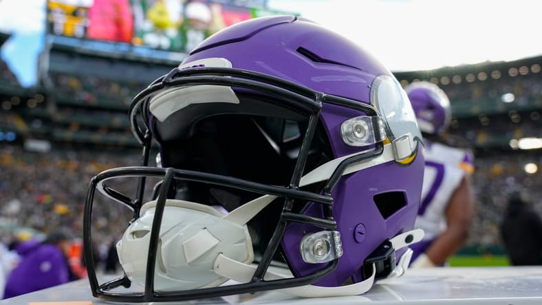 NFL: Minnesota Vikings at Green Bay Packers