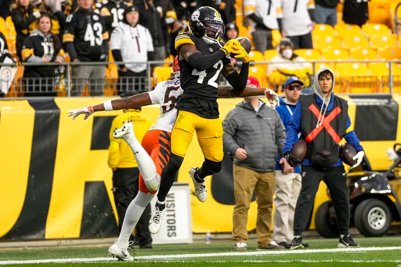 CB James Pierre