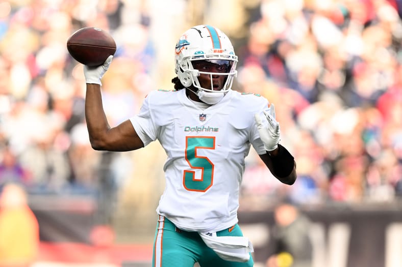 NFL: Miami Dolphins at New England Patriots