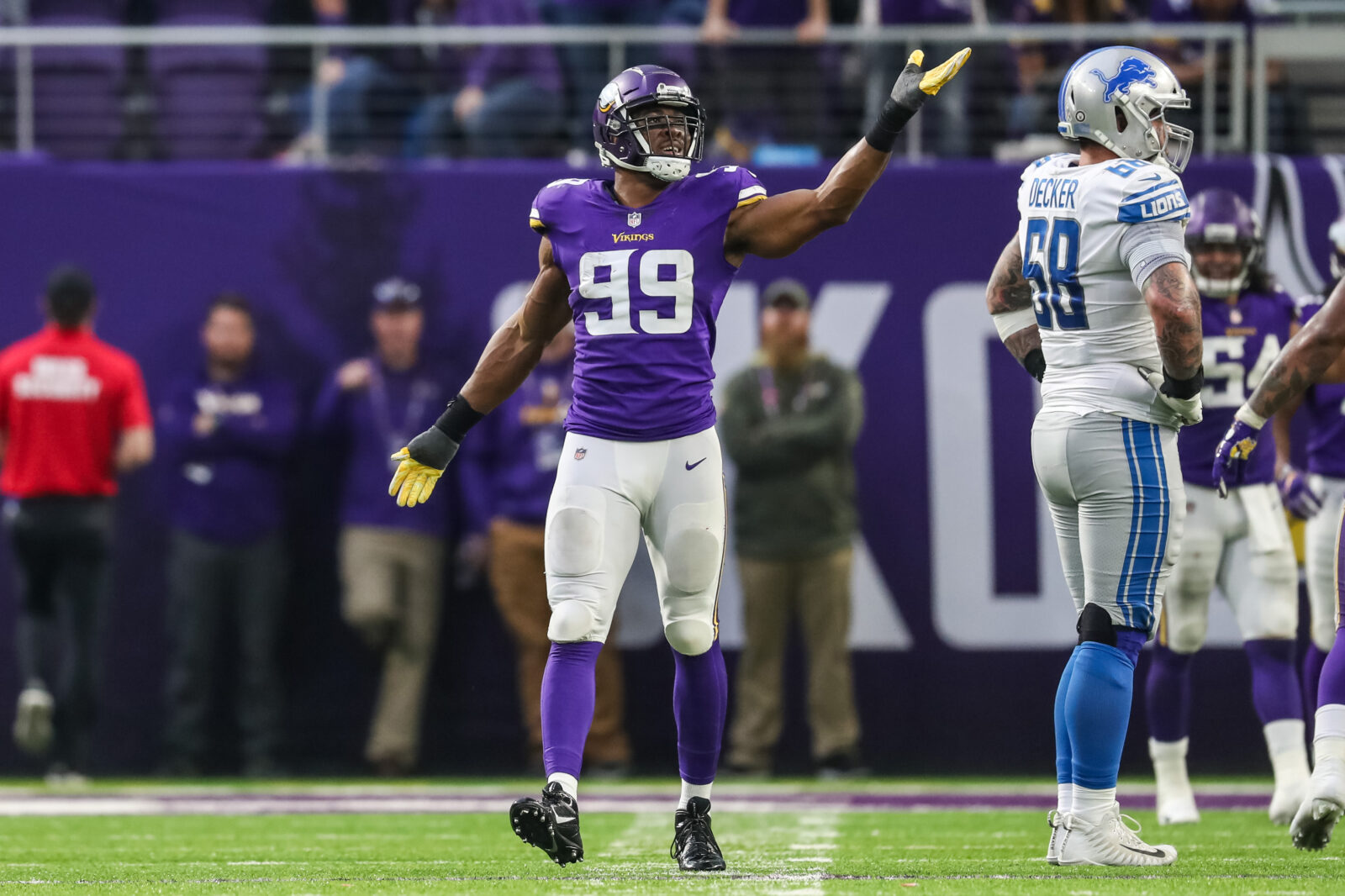 Pat Jones Joins Danielle Hunter & Za'Darius Smith for Edge Department's  Impact