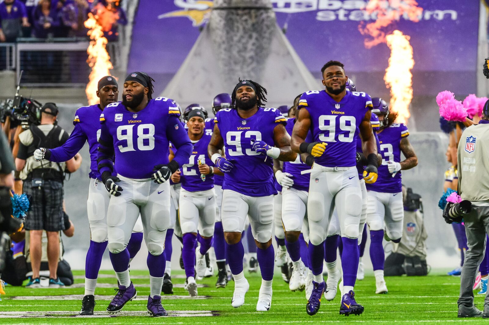 RUMOR: Vikings want to keep Danielle Hunter despite holdout