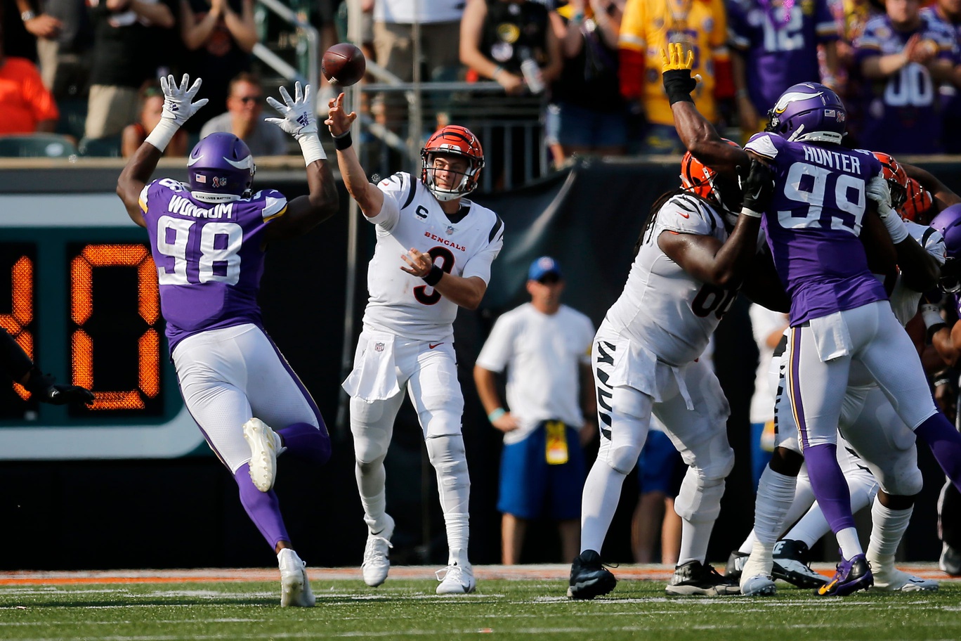 September 12, 2021: Minnesota Vikings running back Dalvin Cook (33) running  the football at the NFL football game between the Minnesota Vikings and the  Cincinnati Bengals at Paul Brown Stadium in Cincinnati