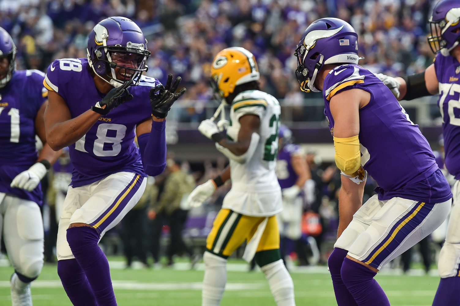 Vikings Communications on X: .@JJettas2 has reached 100 receptions in  2021, making him the 5th player in team history to have at least 100  catches in a single season. - Cris Carter (