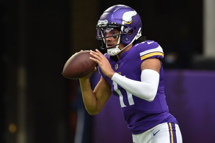 Panthers Work Out Former Vikings QB