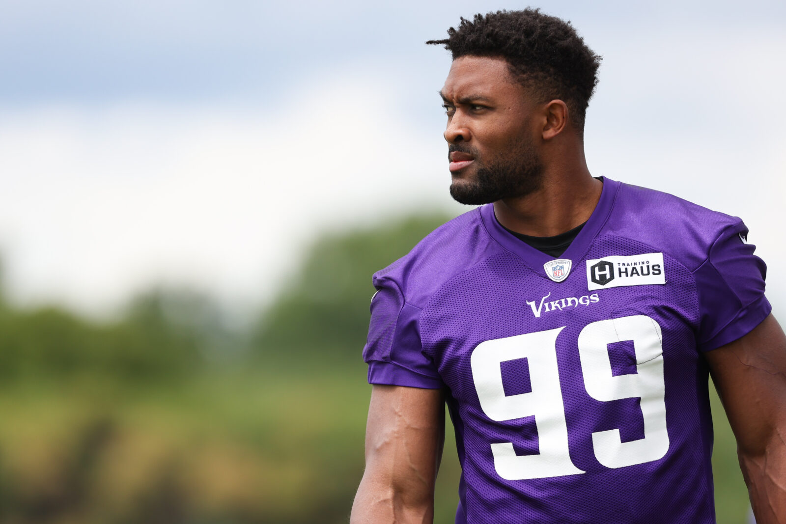 The Vikings are happy Danielle Hunter came to camp. Contract for star pass  rusher still at issue - The San Diego Union-Tribune