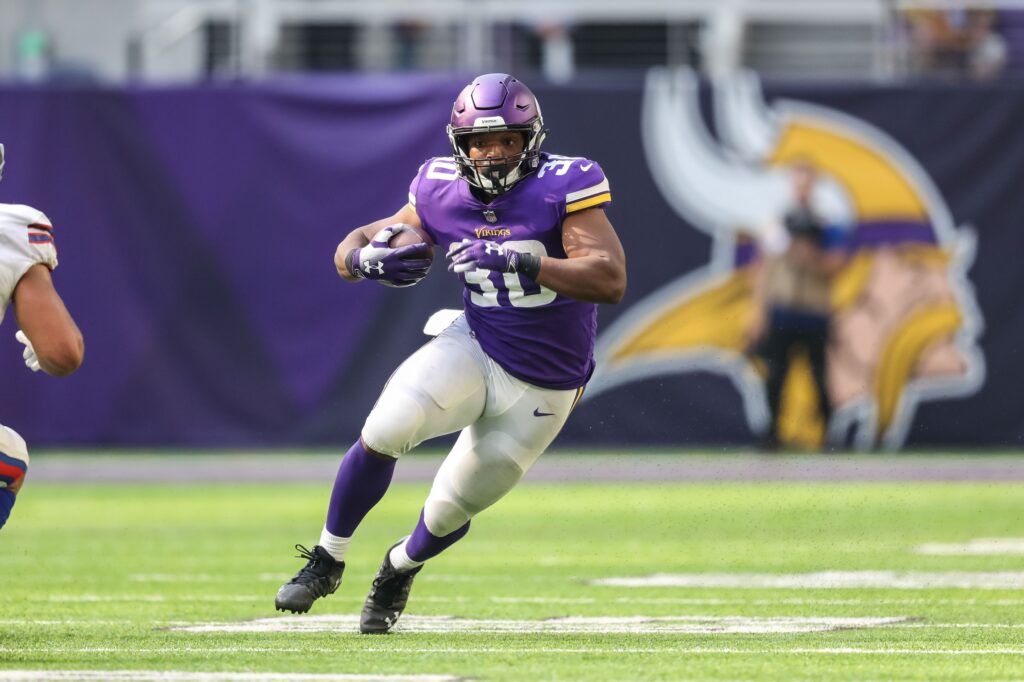 Vikings unveil first official depth chart of the 2022 season