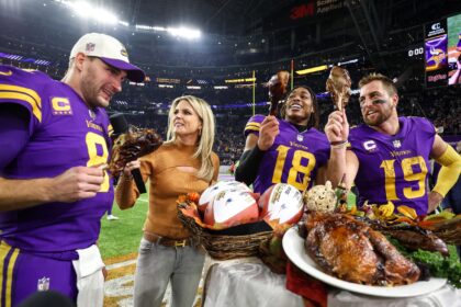 Vikes Plunder the Pats on Thanksgiving and Feast on the Spoils