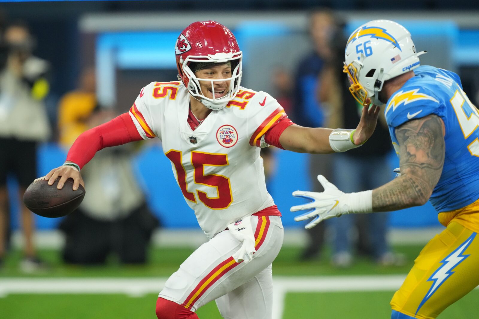 KC Chiefs: Joe Thuney contract considered one of the worst so far