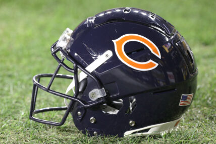 Chicago Bears Trade No. 1 Pilihan Keseluruhan ke Carolina dalam Kesepakatan Blockbuster