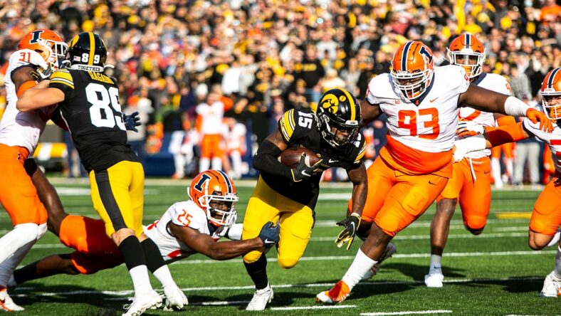 Former Illinois defensive tackle Calvin Avery signs with Minnesota Vikings  as undrafted free agent - The Daily Illini