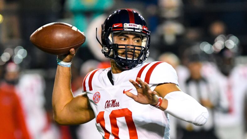 Minnesota Vikings Sign DC Defenders QB Jordan Ta'amu