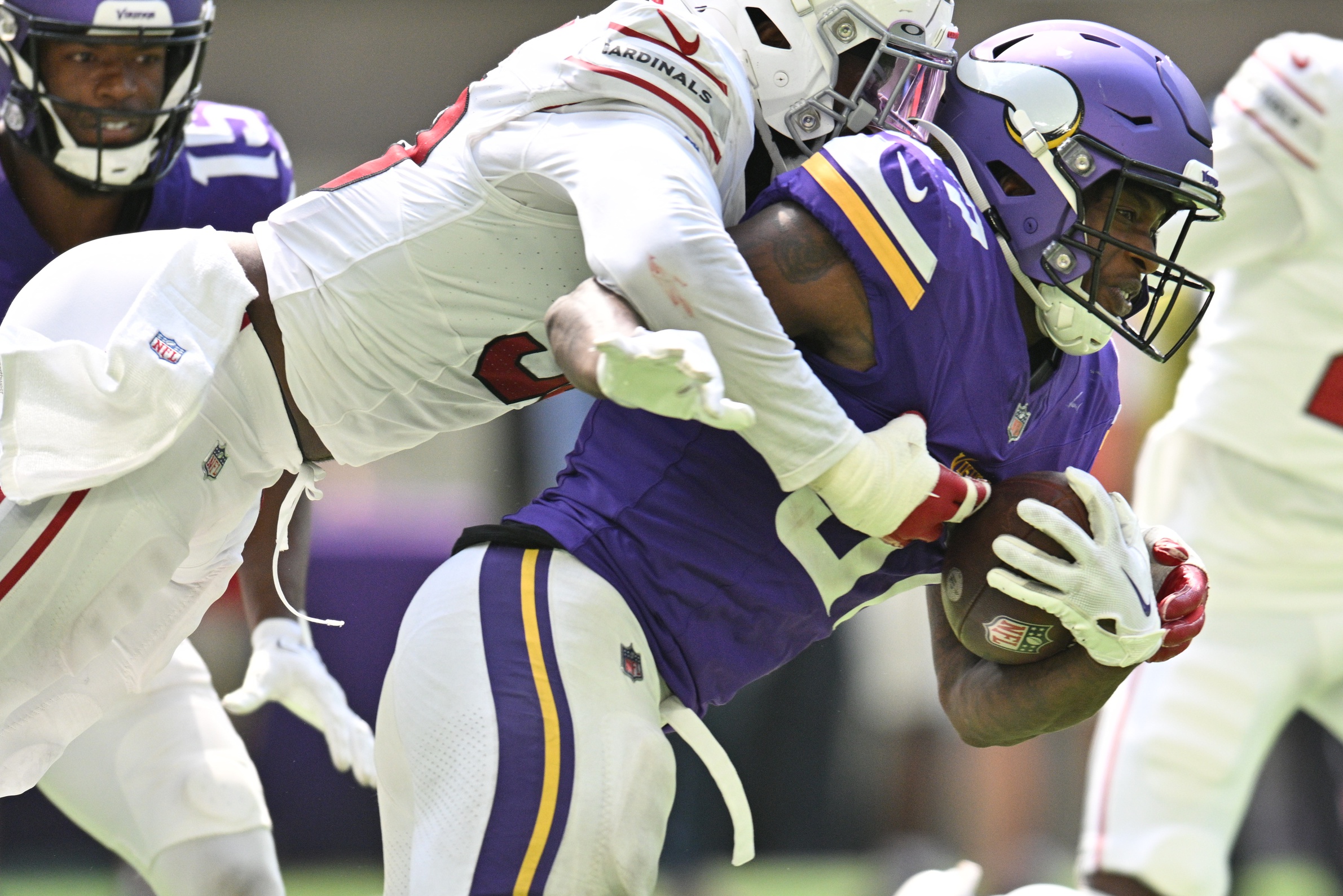 Minnesota Vikings Running Back DeWayne McBride loosens up during the  News Photo - Getty Images