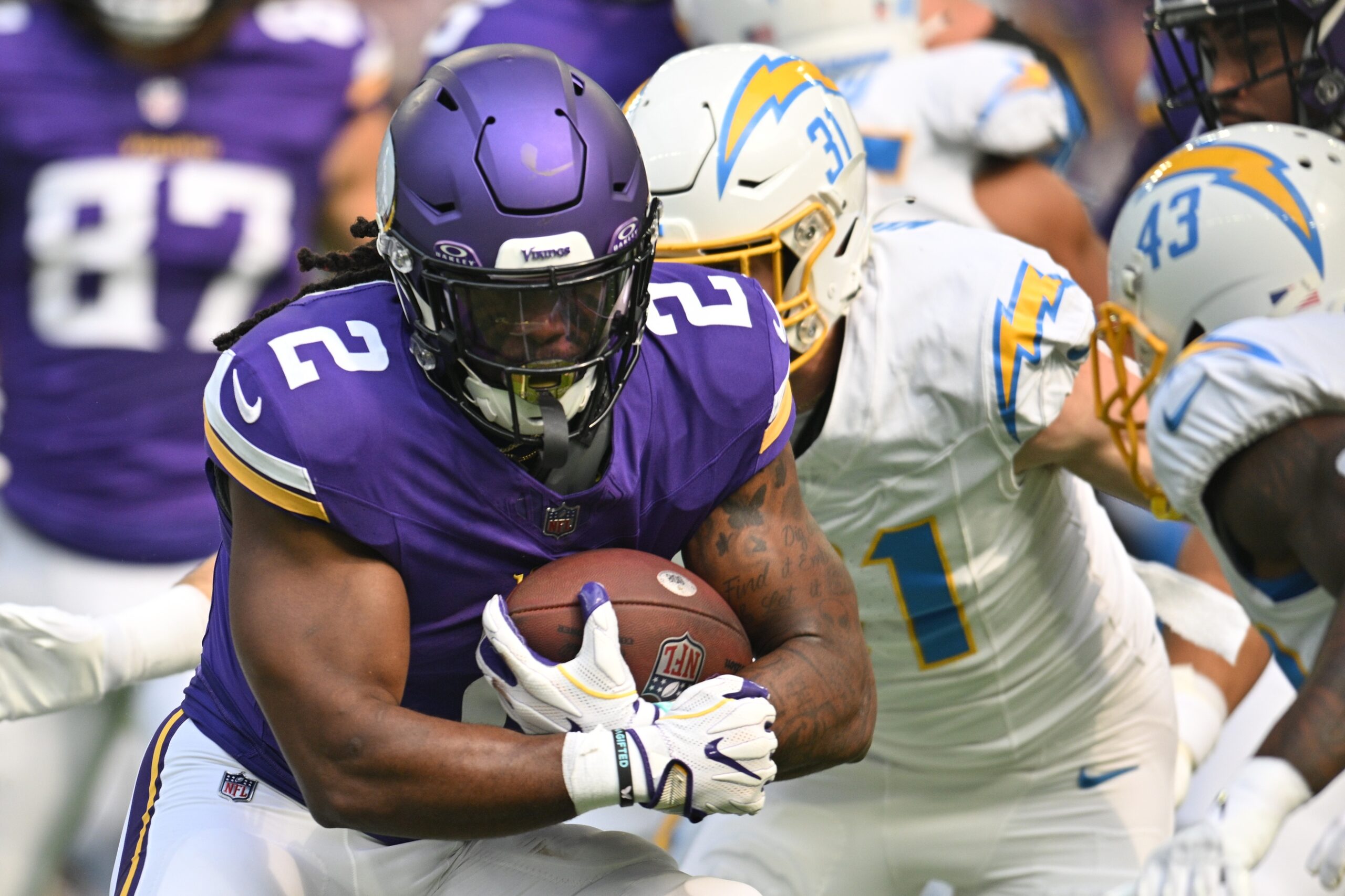 Vikings get RB Cam Akers in trade with Rams, after run-deficient start –