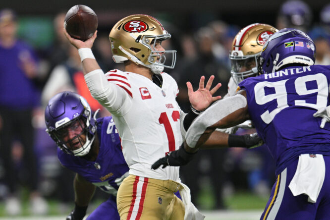 NFL: San Francisco 49ers at Minnesota Vikings