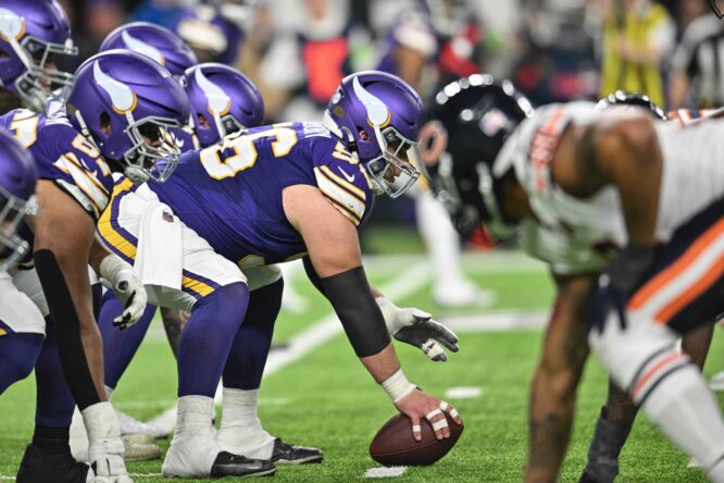 NFL: Chicago Bears at Minnesota Vikings